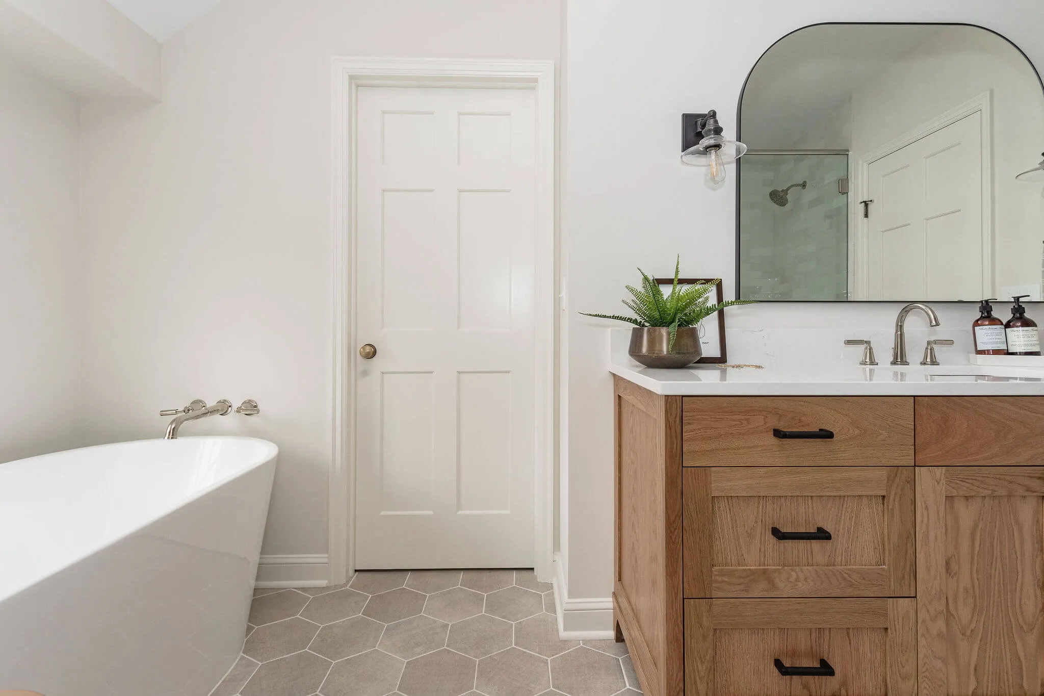 5 Must Haves in a New Primary Suite