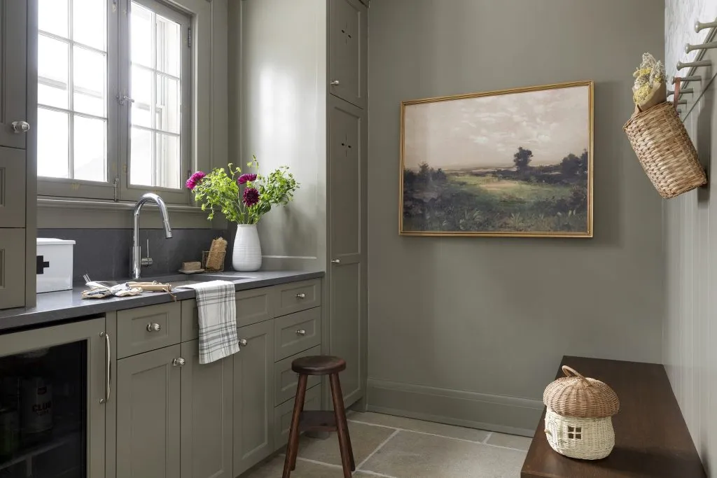 How to Cover the Back of Kitchen Cabinets: Easy & Stylish Ideas